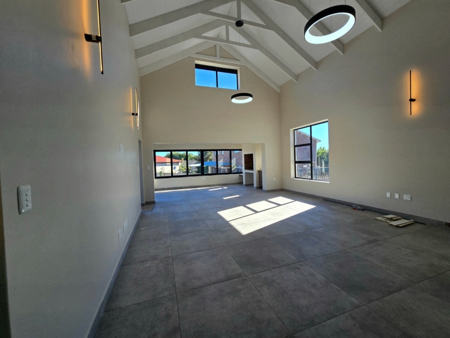 4 Bedroom Property for Sale in Stilbaai Wes Western Cape